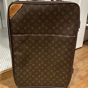 Louis Vuitton Pegase 55 with garment bag